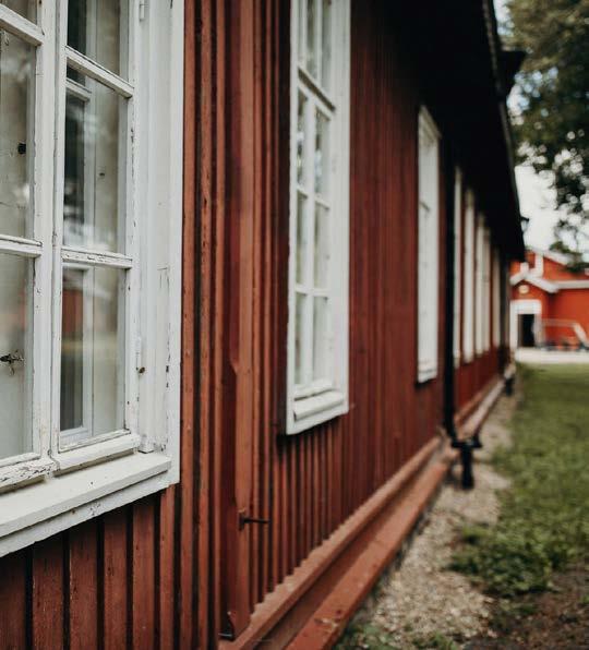 Boende och transport Era gäster anländer smidigt till ön med vår förbindelsebåt från Kasnäs. Det går också att anlända till ön med egen båt. På Örö finns boende för ungefär 150 personer.