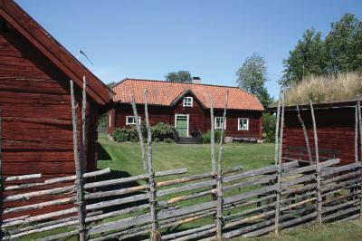 Hembygdsföreningen Börje-Åkerby Hembygdsförening inbjuder till TRADITIONELL SOMMARFEST söndagen den 15 juni kl 13.