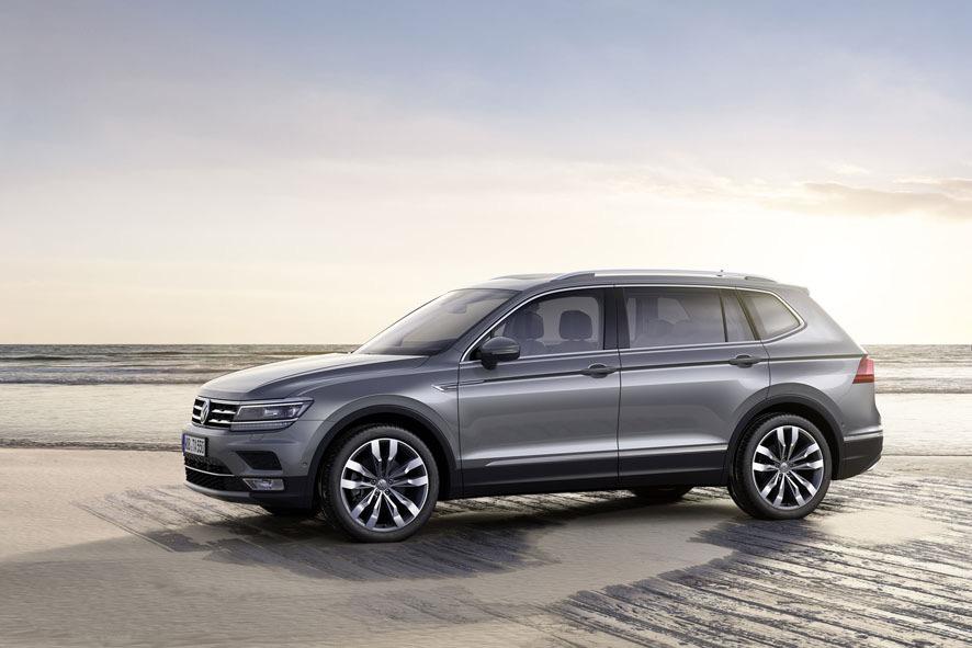 Södertälje, 22 september 2017 Säljstart för sjusitsiga Volkswagen Tiguan Allspace För ännu fler passagerare, ännu mer bagage och ännu mer flexibilitet och mångsidighet.