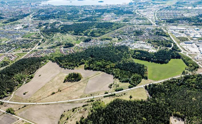 Ängsgärdet utvecklas från ett storskaligt verksamhetsområde till att bli en attraktiv, grön och hållbar stadsdel nära sammanlänkad med innerstaden där den mänskliga skalan och barn- och ungas behov