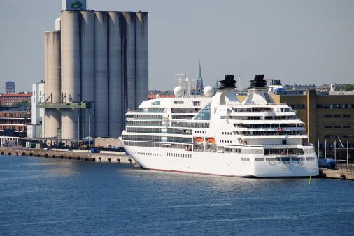 Saga Pearl II Rederi: Saga Cruises Byggd: 1981 Längd: 164 meter Brt: 18 591 Passagerare: 540 Tidigare namn: Astor, Arkona, Astoria Antal