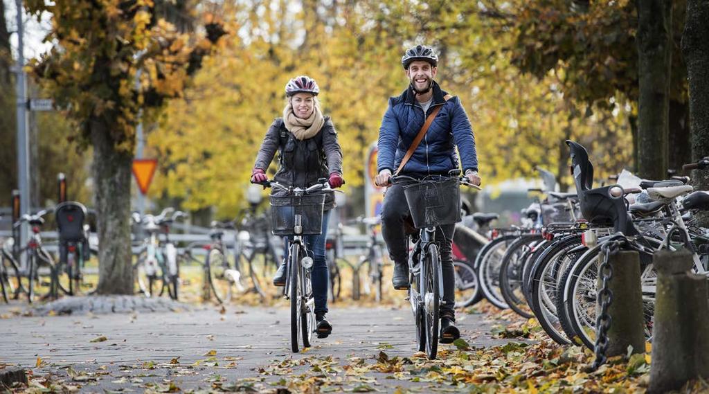 VÅR VERKSAMHET Bygga, bo och miljötillsyn Arbete med en ny gång- och cykelledsplan har pågått under året och blir färdig under 2017. Foto: Ciprian Gorga 2016 sprängde vi 80 000-vallen invånarmässigt.