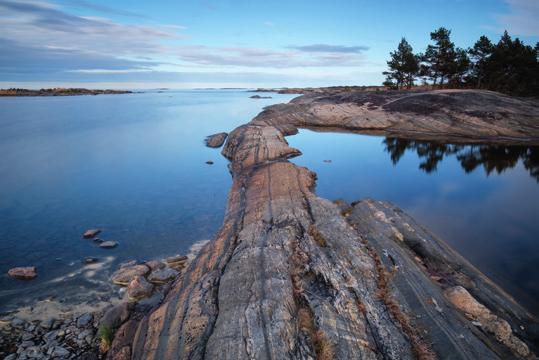 Investeringsfilosofi Vi bedriver en aktiv förvaltning av våra fonder. Vår målsättning är att med ett rimligt risktagande långsiktigt prestera en avkastning som överträffar relevanta jämförelseindex.