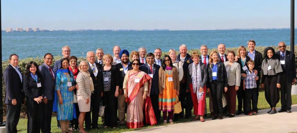 Tisdag 12:e januari Rotarylunch på RC of Sarasota Bay, där Barry är President, på Van Wezel Grand Foyer, en restaurang i lila vid havet mitt i staden. Där gjorde alla 15 DGE en kort presentation.