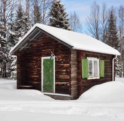 Övervåningen är oinredd. Bostadens byggnadsarea är ca 140 kvm (18,8 m x 7,6 m).