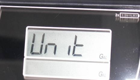 (EN)Change of measurement units NOTE! THE INITIAL CONFIGURATION IS FIXED IN LITRES. This meter allows the measurement in litres, US Gallons or US Quarters or US Pint.