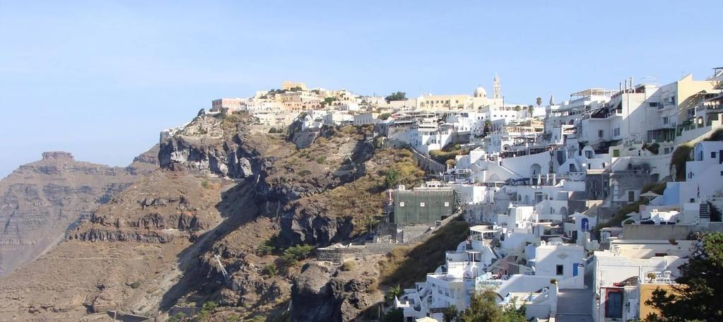 Santorini För många år sedan besökte vi Santorini, men den stora minoiska utgrävningsplatsen på Akrotiri var stängd efter ett ras där människor hade dött.