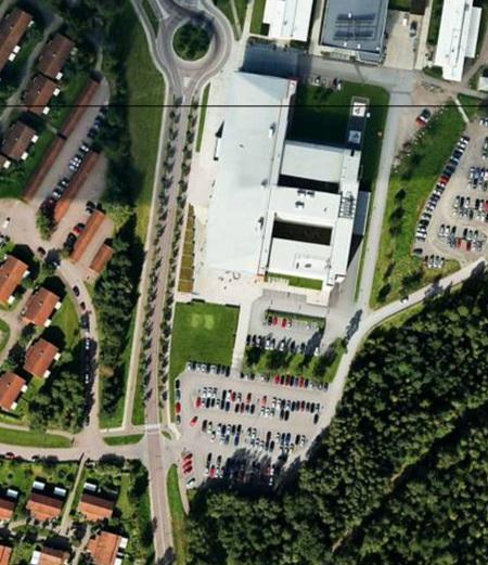 3.4 Fältmätningsområde Området där mätningarna genomförts är intill Hus 21 inom Karlstads Universitetsområde, (N 6586100, E 419495). Koordinaterna är angivna i SWEREF 99.