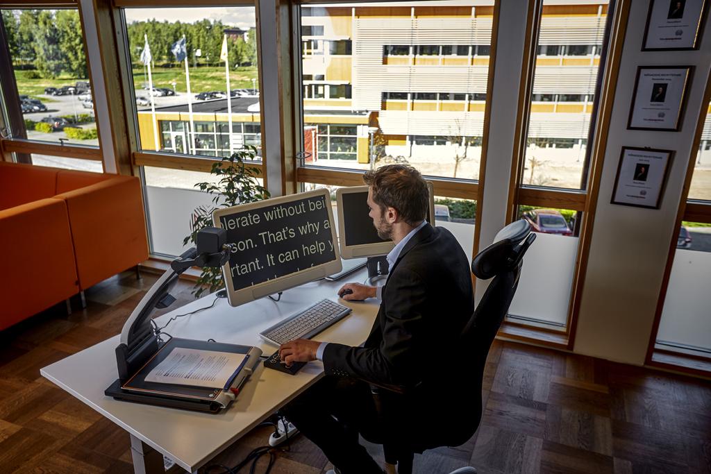 Utbildning för förskrivare/användare Kurser för dig som använder synhjälpmedel Oavsett om du nyligen eller sedan lång tid tillbaka har drabbats av nedsatt syn, så finns det många produkter på