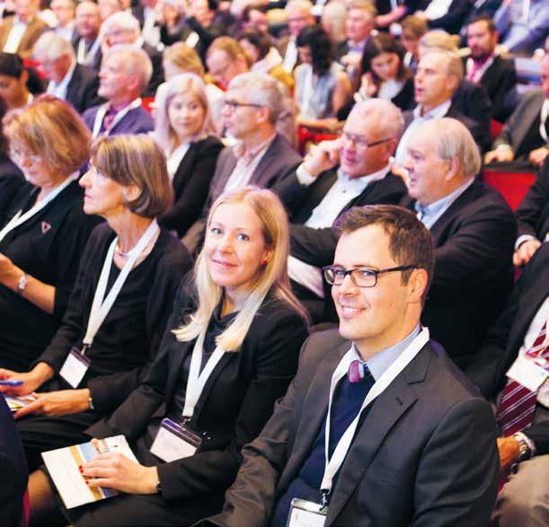 UTBILDNING Den sjätte upplagan av Advokatdagarna genomfördes 27 28 oktober pa Grand Hôtel i Stockholm. Konferensen var återigen fullbokad med omkring 700 deltagare och 61 föreläsare.