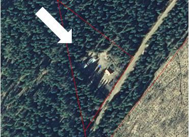 Mellan Kotimäki och det närmaste vindkraftverket finns tät skog, vilket minskar skuggningseffekten eftersom ljusmodelleringen inte beaktar skyddande inverkan från träd.