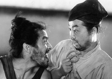 Kurosawov posun je tu oproti drasticky vyznievajúcej predlohe väčšmi než zreteľný. Rashōmon je príkladom naratívnej štruktúry, ktorá selektuje informácie a podáva ich rôznorodými spôsobmi.