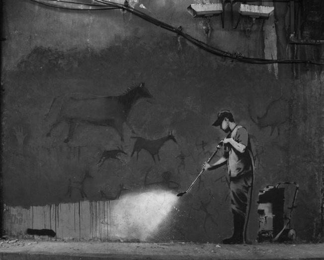 Banksy nástenná maľba (http://www.graffitiwallpaper.
