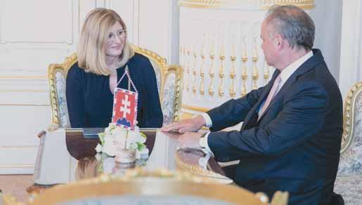 Bola prvou manželkou následníka britského trónu princa Charlesa a matkou jeho dvoch synov.