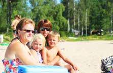 Detta är Vita andars badplats en varm sommardag. Visst låter det som taget ur en turistbroschyr från södern? Det är därför som turisterna kallar det Dalslands Riviera.