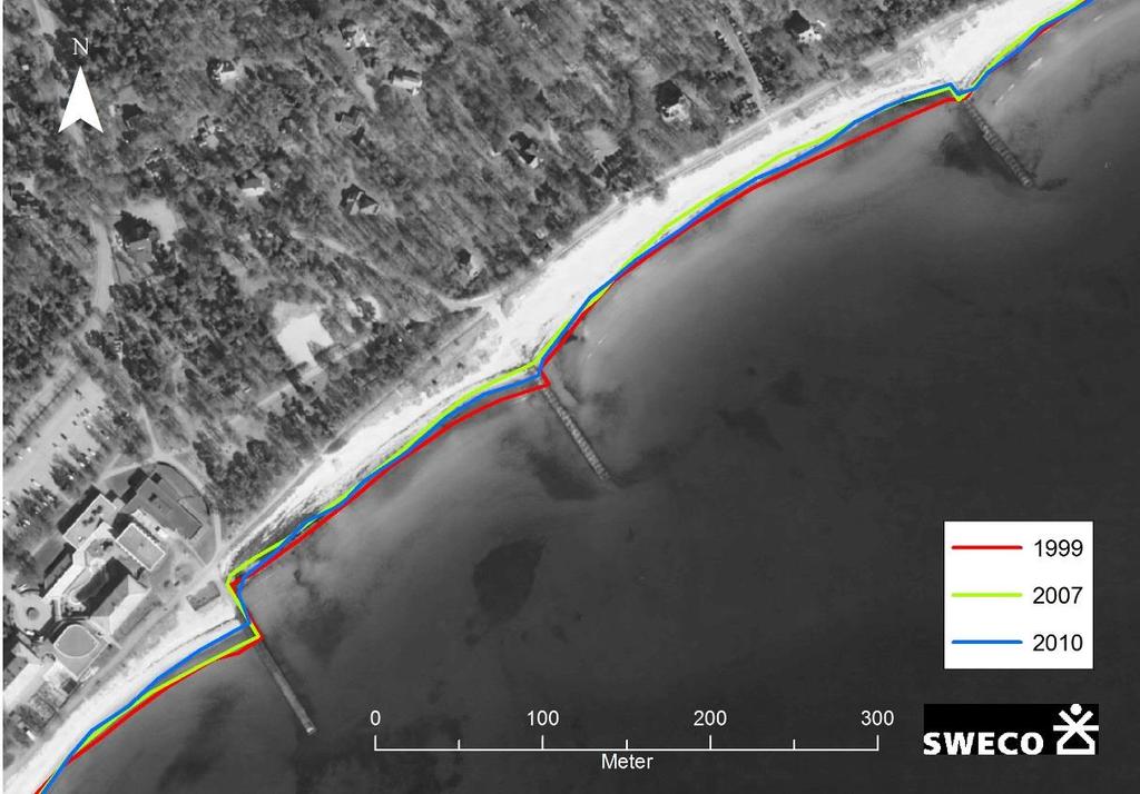 6 Erosion 6.1 Ystad Sandskog 6.1.1 Nuvarande erosion SGU:s genomgång av historiska flygfoto (Projekt Skånestrand) visar att stranden längs Ystad Sandskog har lidit av erosion sedan åtminstone 1950-talet (SGU, 2016).