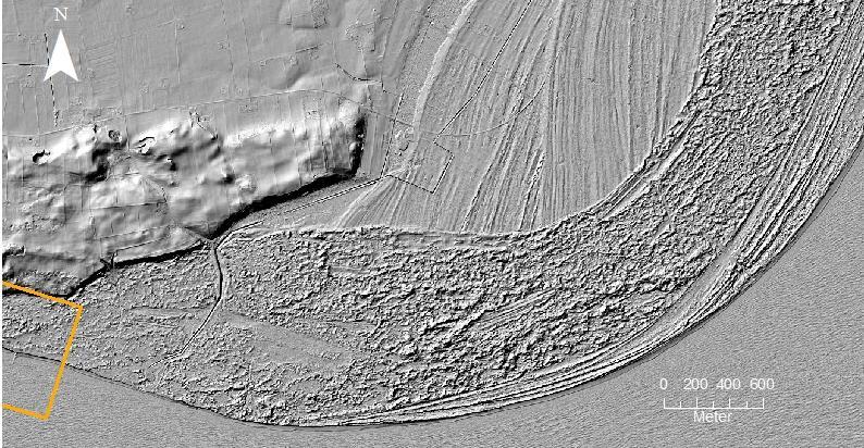 Figur 6.17 Längs Sandhammarens ostkust ses tydliga linjer som visar tidigare strandlinjer flera km inåt land.