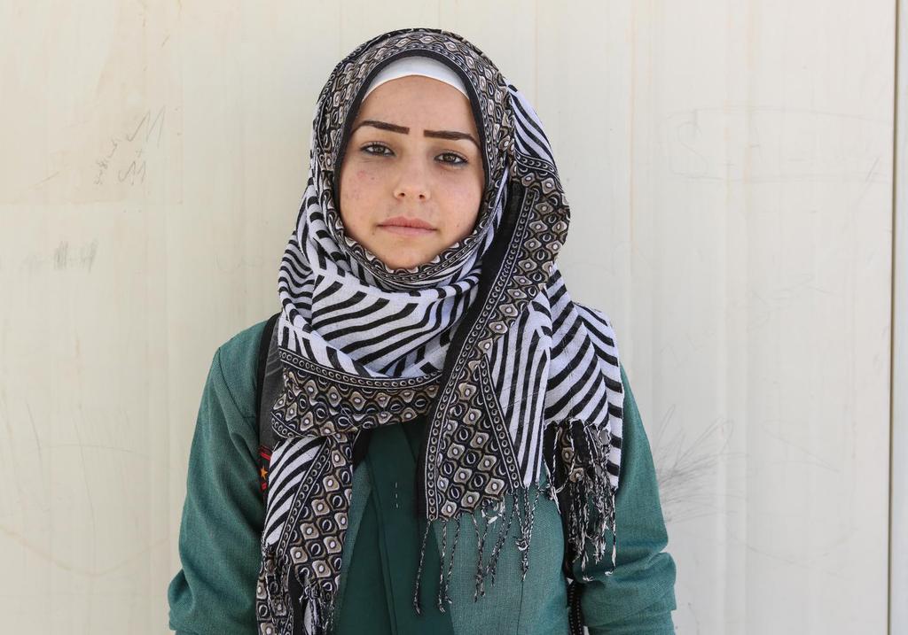 Det tog tre dagar för oss att ta oss hit till Zaatari. Shifas morbror och hennes 8-åriga kusin skadades i Syrien. Kusinen blev skjuten, men återhämtade sig och bor nu i samma flyktingläger.