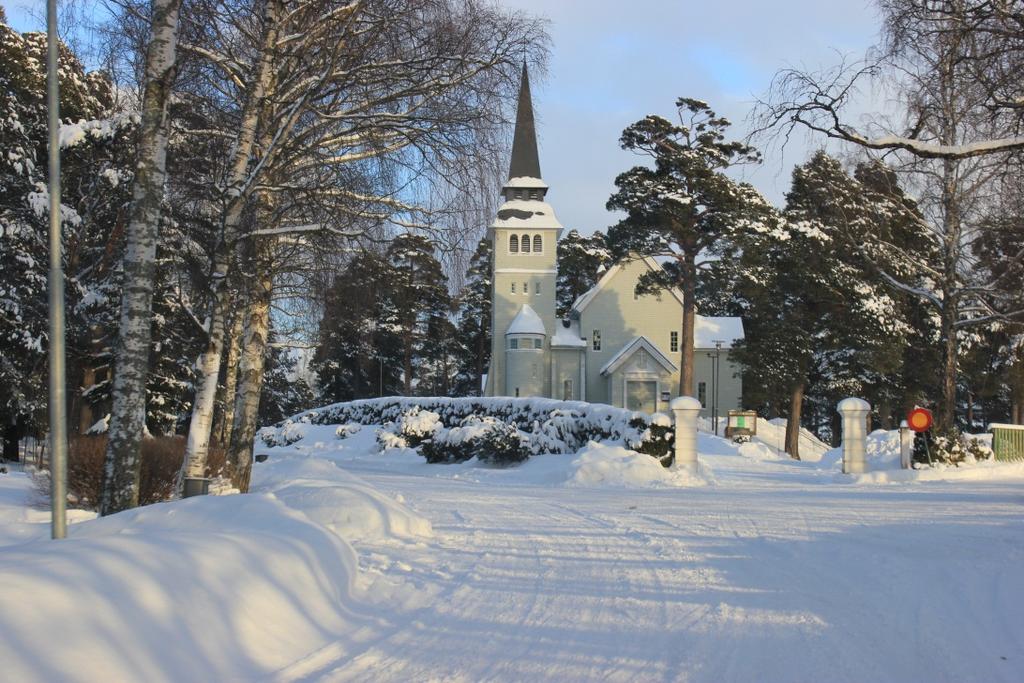 Bomhus kyrka sedd från Holmsundsallén Ny bebyggelse Utformning, placering m.m. Detaljplanen medger att fastigheten får nyttjas för boende- och vårdändamål.