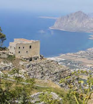 Palermo är regionhuvudstad där de stora myndigheterna finns. Mest spännande är arkitekturen som speglar historien.