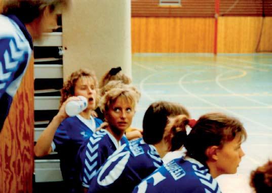 Värmbol Dam Cup 1988 startade damfotbollen i Värmbol en egen damfotbollscup.