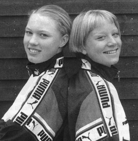 DFK Värmbols damfotboll 1998 99 Ny spelare, Hedvig Lindahl kommer från Gropptorps IF. Sofie Falk och Hedvig Lindahl (numera landslagskeepern) blev uttagna till Elit lägret i Halm stad.