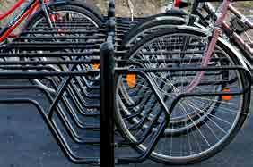 Det ska vara god tillgänglighet till och runt cykelparkeringarna och för att säkerställa god