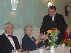 Först bjöds på en jubileumskonsert i kyrkan med sånger som pensionärskören sjungit under åren. Sten Bylin framförde församlingens varma tack för körens stora engagemang i församlingens verksamhet.