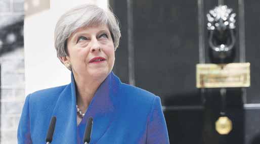 ZO SVETA, Z DOMOVA 15 BRITSKÁ VOLEBNÁ ODPOVEĎ S OTÁZNIKMI Theresa Mayová potvrdila, že plánuje zostať britskou premiérkou a s podporou severoírskej Demokratickej unionistickej strany (DUP) dať