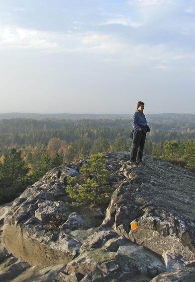 foto: sofia blomquist foto: kristian svedberg foto: bo persson Uppehållsplatser är naturliga mötesplatser och målpunkter under skogsbesök och annan utevistelse och finns där upplevelserna eller