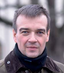 Författaren Henrik Jansson är aktiv inom Försvarsutbildarna bland annat som instruktör för AK5C.