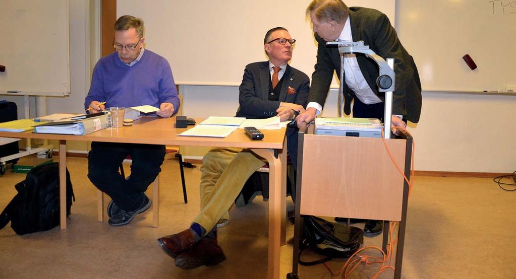 Den nyvalde förbundsordförande Johan René, Förbundets ordförande Lars-Olof Nilsson och avgående ordförande i Valberedningen Thomas Eckered.