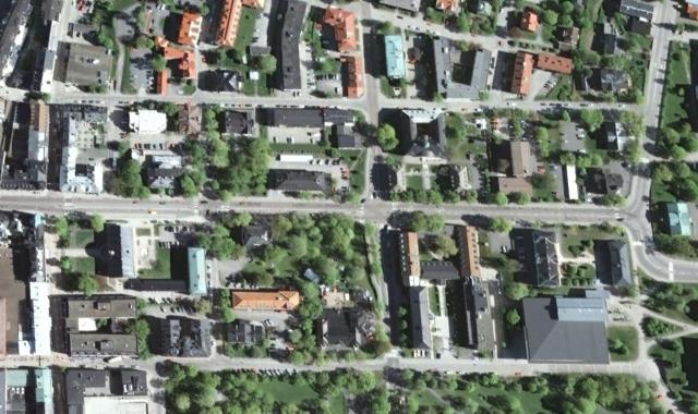 Nybrogatan kopplas ihop med anslutande gator så att naturliga mötesplatser skapas Ny cirkulationsplats för bättre trafikflöden och trafiksäkerhet Bra anslutning av cykelvägar och gångstråk längs