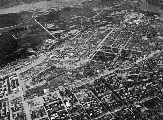 Ur Oscar Halldin, I ballong, Fotografisk tidskrift, nr 178, 1899. Utställningen från 1000 meters höjd.