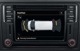 Vid panikbromsning gör funktionen att full bromskraft åstadkoms snabbare. Automatiskt halvljus. Halvljuset sätts på automatiskt vid start av bilen. CL TL Backkamera.