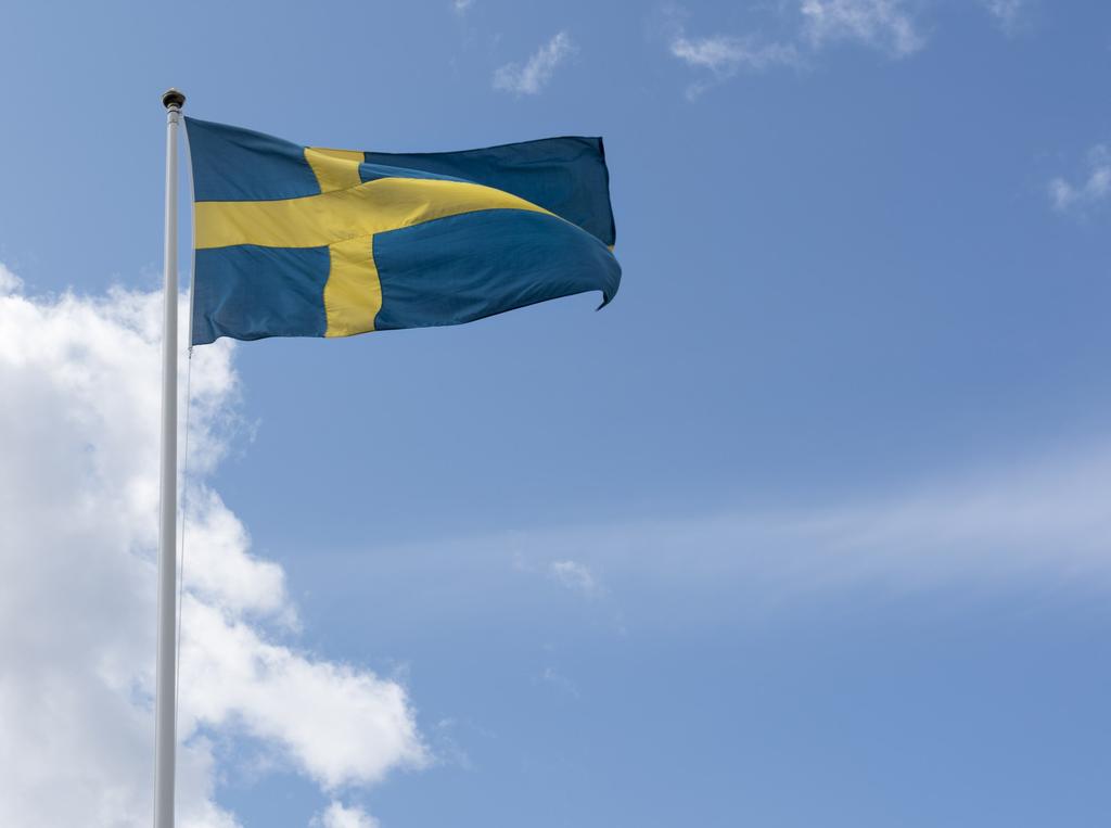 Nationaldagsfirande Tisdag 6 juni Näsinge kyrka kl 15.00 Invigning av flaggstång och flagga. Musikunderhållning och allsång med Martin och Malin Jansson.