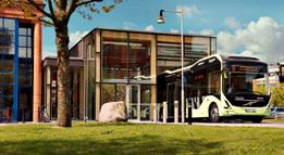 Elhybriderna är fullt kommersiella produkter, medan elbussarna är konceptfordon med centrerad förarplats och en extra bred dörröppning med lågt insteg mitt på bussen.