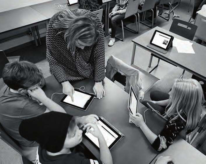 Idag är hela skolan involverad i pilotprojektet. Vi träffar klass 5 på Karl-Oskarskolan när de har biologi. De ska jobba med kapitlet Vad händer när du andas.