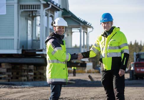 8 LOKAL & BOSTAD NR 2/2016 1/2015 9 LOKAL & BOSTAD NR 2/2016 9 ETT HUS KOMMER LASTAT... Klockan nio på morgonen den 4 oktober flyttades det första huset från Långa Raden på Bolagsområdet i Malmberget.