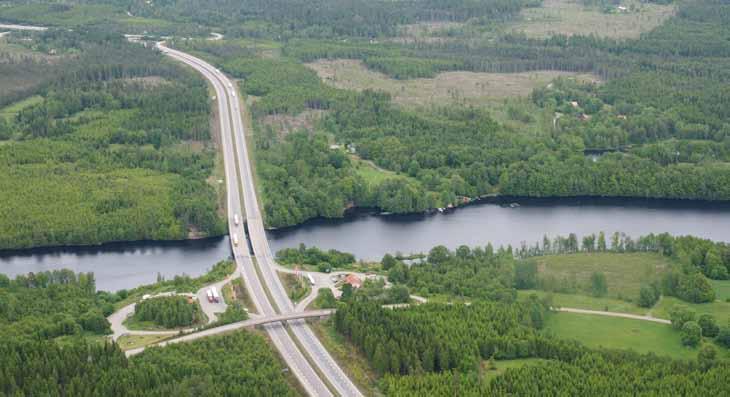 I samband med projektering kommer stor hänsyn att tas till berörda objekt..3.6 Naturresurser Ledningen går huvudsakligen genom skogsmark.