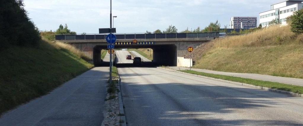 Vägen är på sträckan rak och lutar från Gastelyckan upp mot Lund Norra med 3,6-3,8 procent. Strax söder om trafikplats Lund Norra planar vägen ut och lutar cirka 1,5 procent norrut.