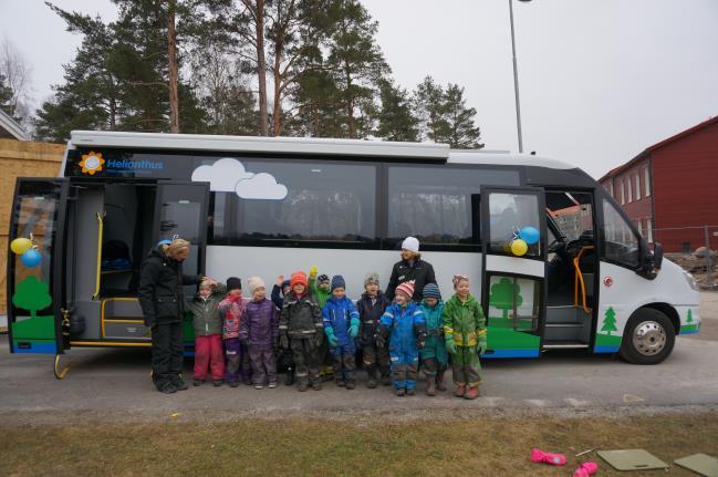 Augusti 2009- Fler barn ges plats i bussen Den mobila pedagogiken och det pedagogiska angreppssätten fortsätter att utvecklas.