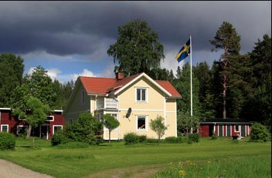 Lägenhet Gimdalen Storlek: 3 bäddar. Läge: Mysigt lantligt boende på övervåningen i stort hus. Egen ingång.