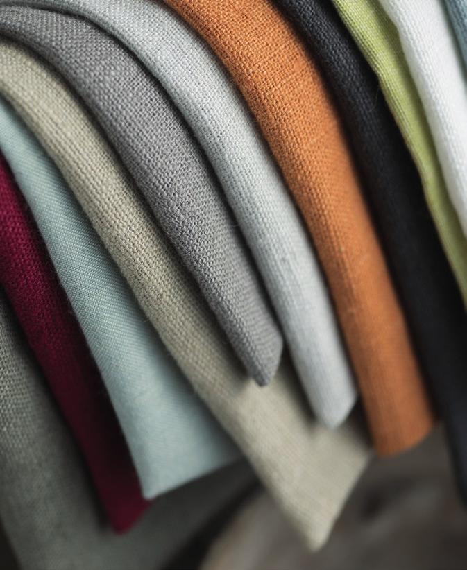 I en värld av textil Allt du behöver veta om hållbarhet för tyg och kläder MILJÖ HÅLLBARHET EKONOMI ENERGI Proffsens bästa råd: Få kläderna att