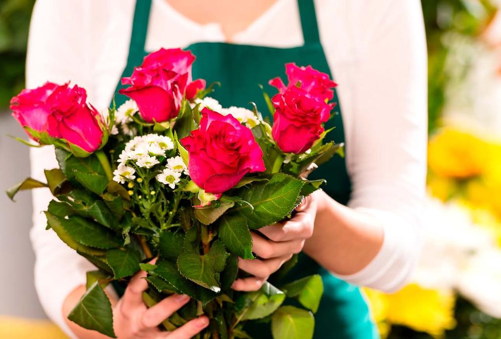 EUROFLORIST Euroflorist gör det enkelt att glädja och uppmärksamma vänner, familj, partners, kollegor och varför inte dig själv.