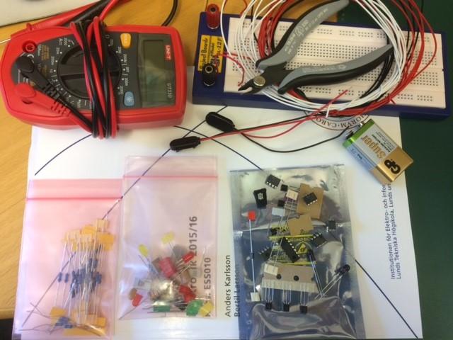ELFA-Kit Introlab Komponenter till laborationerna och projekt Resistanser Dioder, Spolar, kondensatorer, dioder Aktiva komponenter: Op-Amps, transistorer