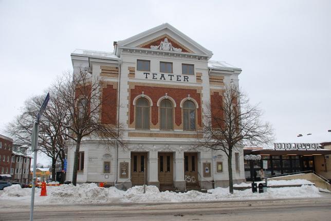 1. Inledning Bild 1 Varberg Teatern Förr i tiden byggde man en teater för att ta emot lokala och resande teatersällskap.