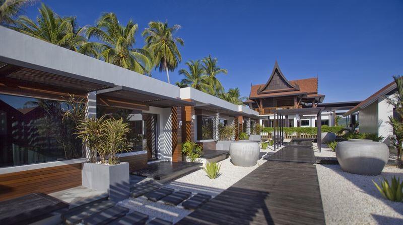 de/en/ Aava Resort är ett paradis omringat av svajande palmer, grönskande växtliv, kalkstensberg och orörda stränder.
