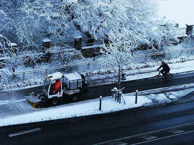 4-6 h Starta vid halkrisk, Färdigröjt efter 5-6 h 4-5 cm Färdigröjt: 5-6 cm Färdigröjt: kl 06.