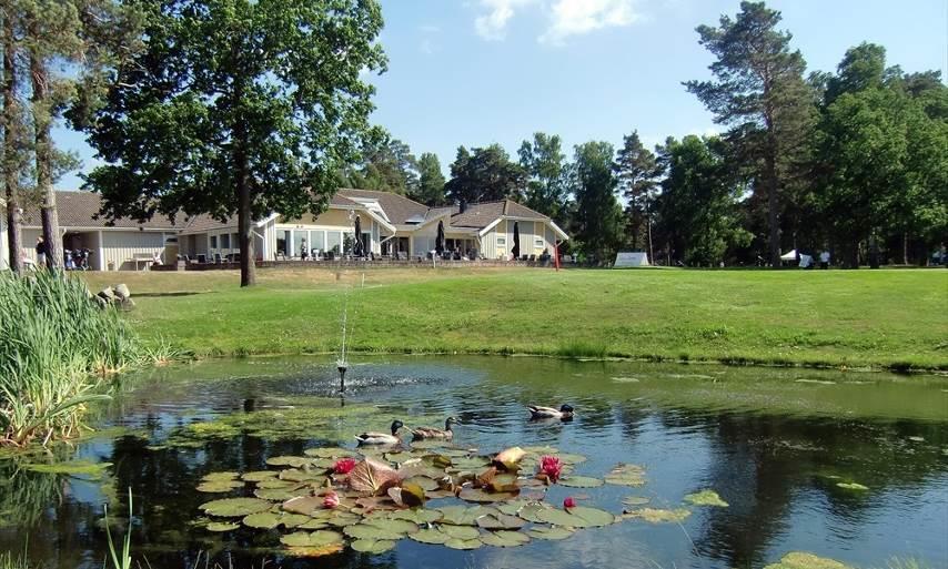 SÖLVESBORGS GOLFKLUBB VERKSAMHETSPLAN 5(8) Junior och Elitkommittén Klubbens Juniorer och Elit skall trivas på golfklubben och uppskatta